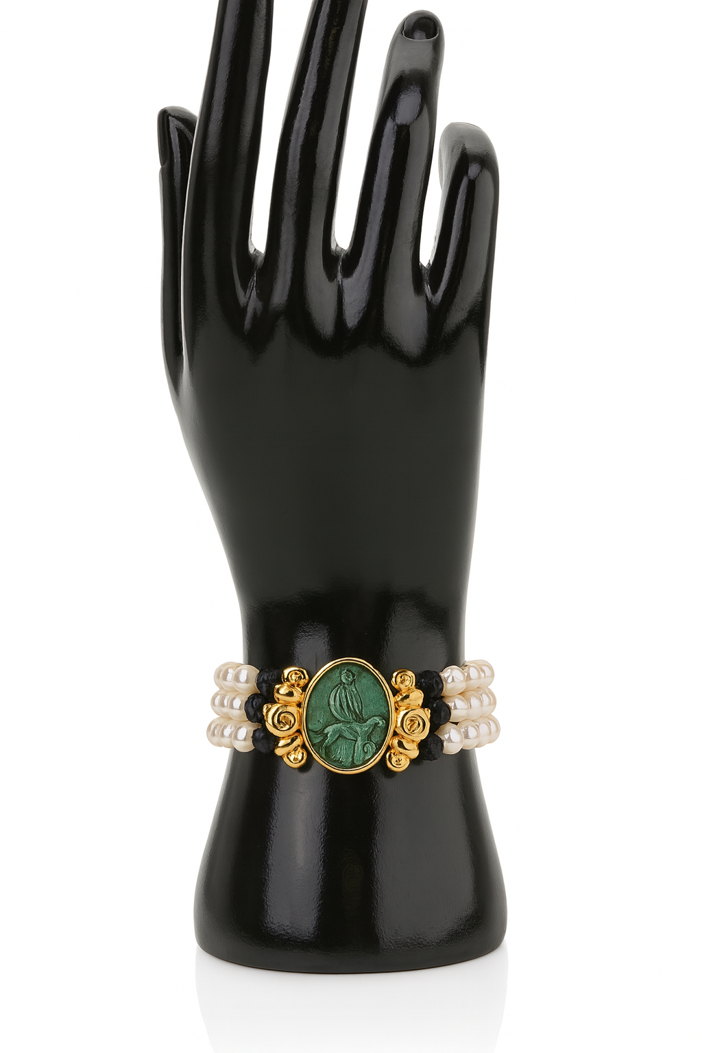 Gliding Grace Cameo Bracelet